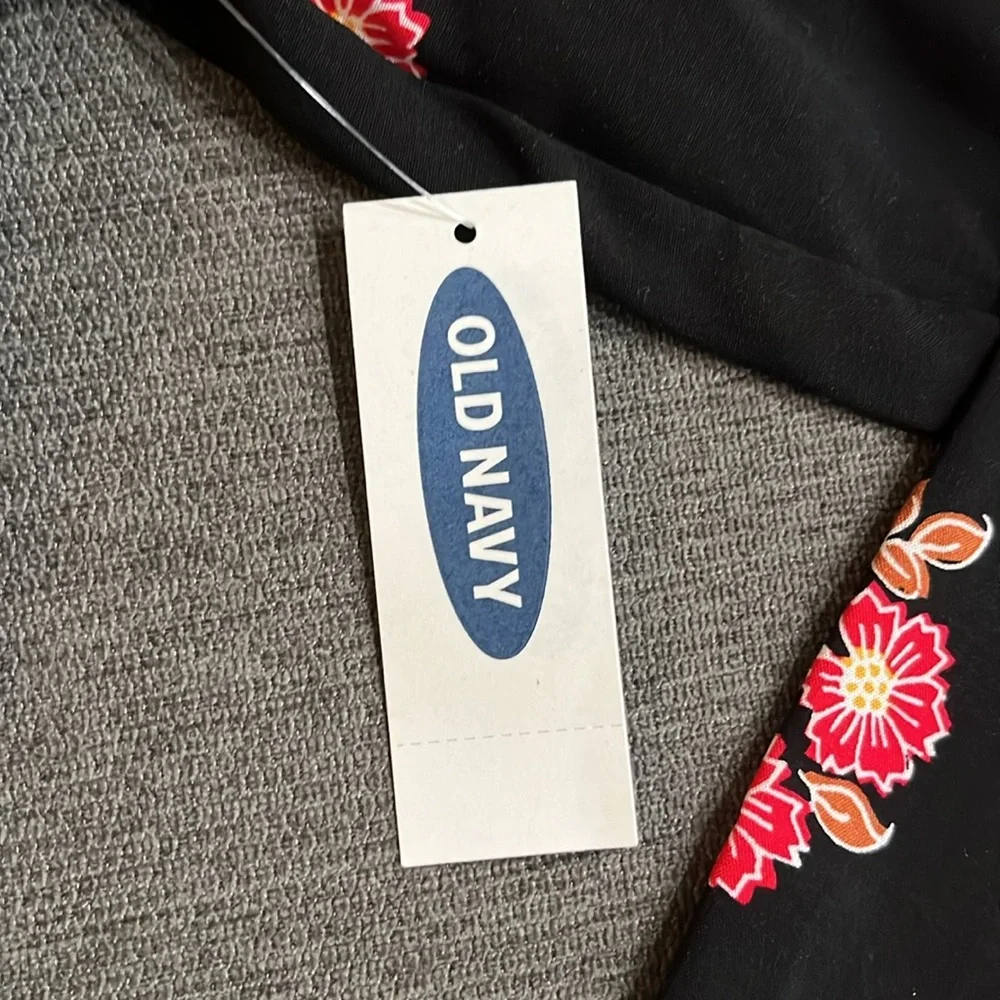 Old Navy Blouse - Picture 4 of 6